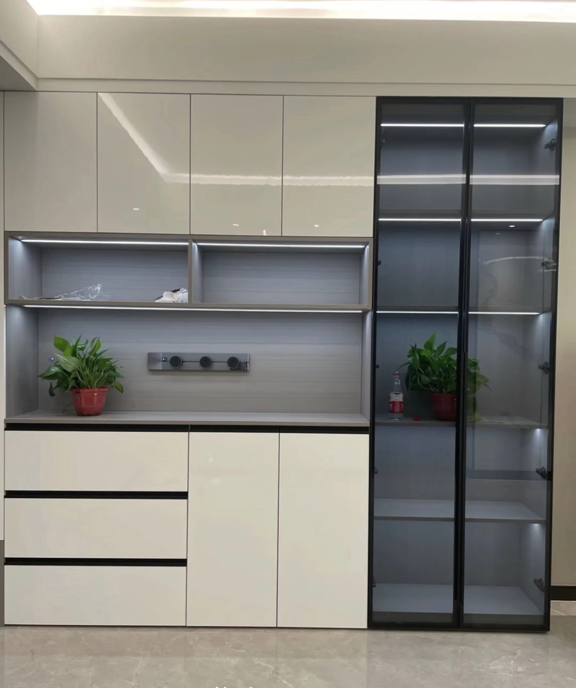 Australian Custom Wine Cabinet Project | Modern Wine Storage Case by Komox