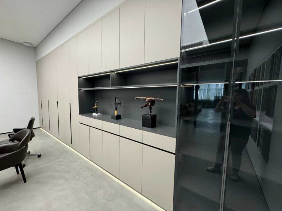 Light High-End Solid Wooden Cabinet | Minimalist Design · Luxurious Texture · Full-House Customization