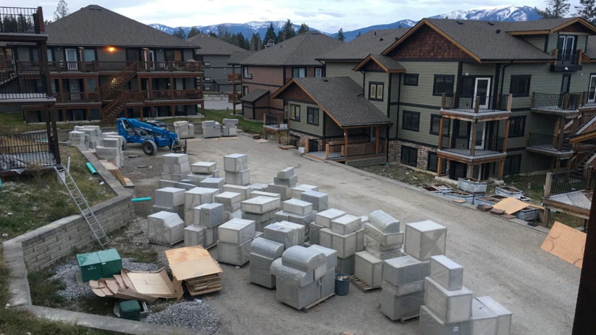 Custom Cabinet in Villa Toronto, Canada